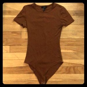 🌻Simple rusty orange ribbed bodysuit, GUC!
